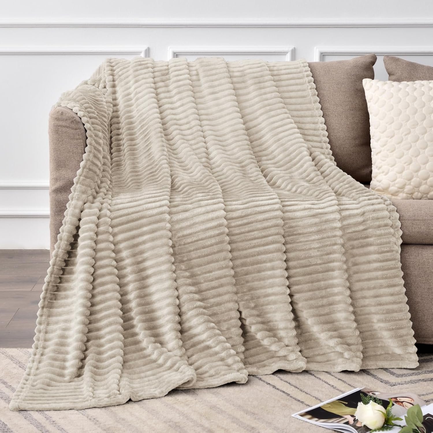 Decorative ribbed plush blanket for living room